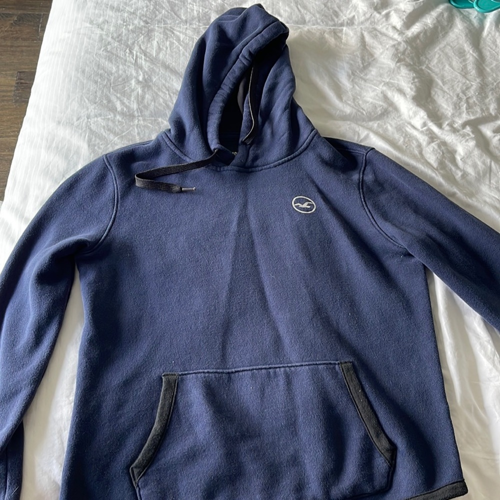 Hollister giddier